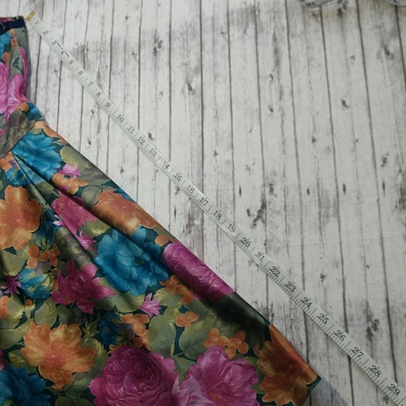 Tatyana Navy Floral Dress with Crocheted N… - Picture 7 of 11